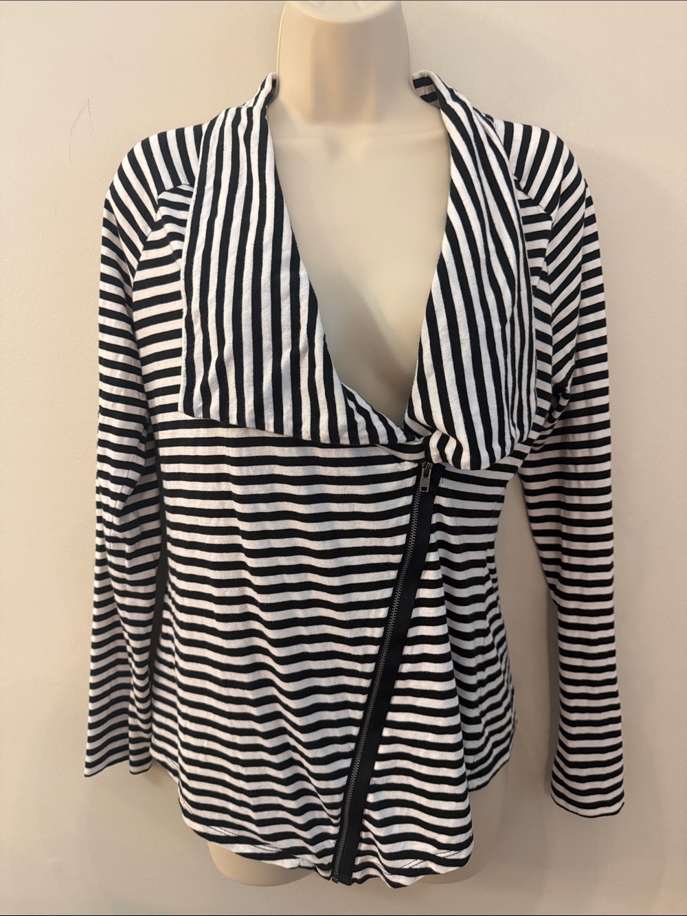 INC International Concepts Black and White Striped Asymmetrical Zip Cardigan M